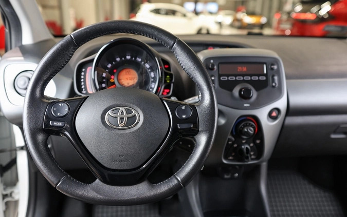 Toyota Aygo cena 56850 przebieg: 47225, rok produkcji 2021 z Frombork małe 596